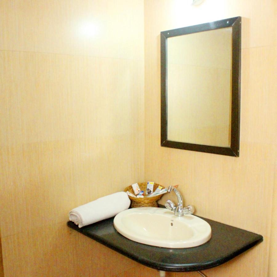 Hotel Manik Moti 로나발라 외부 사진