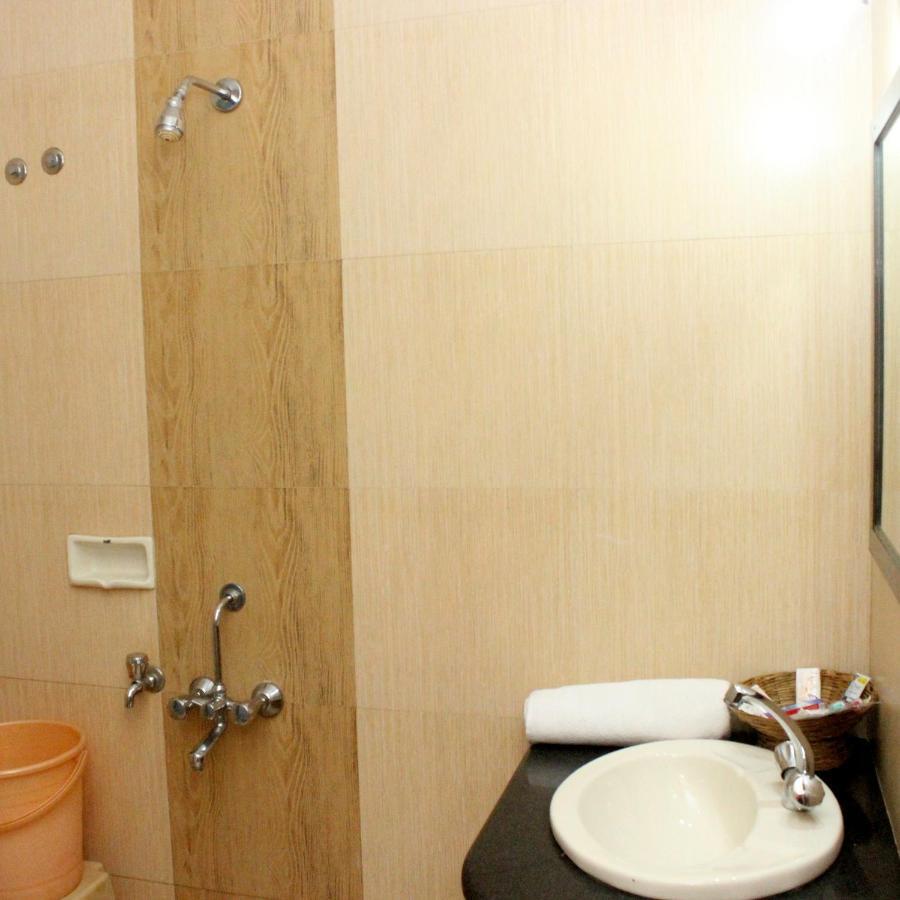 Hotel Manik Moti 로나발라 외부 사진