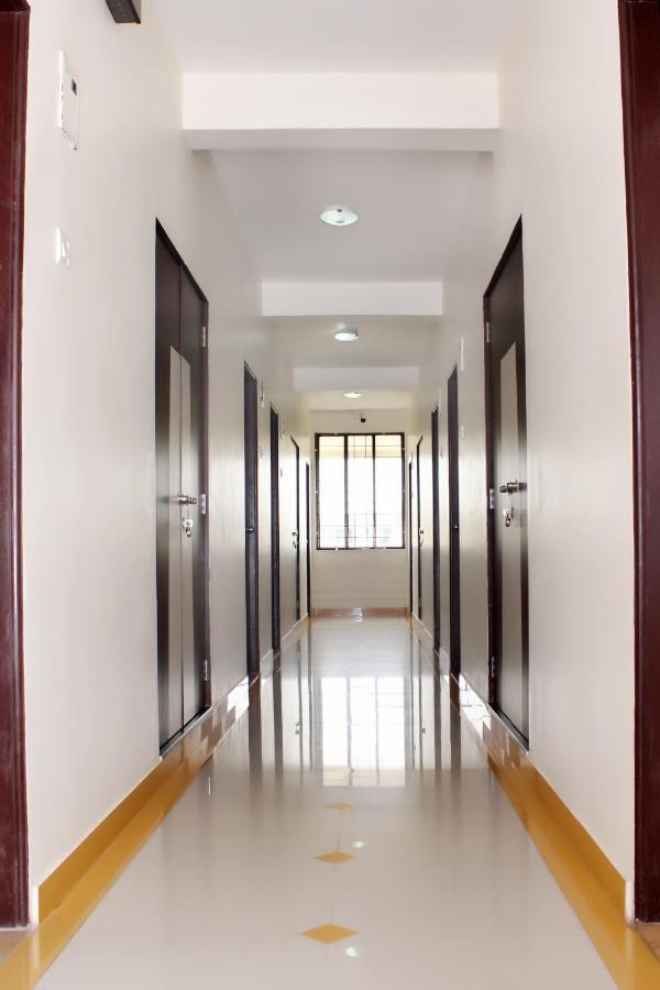 Hotel Manik Moti 로나발라 외부 사진